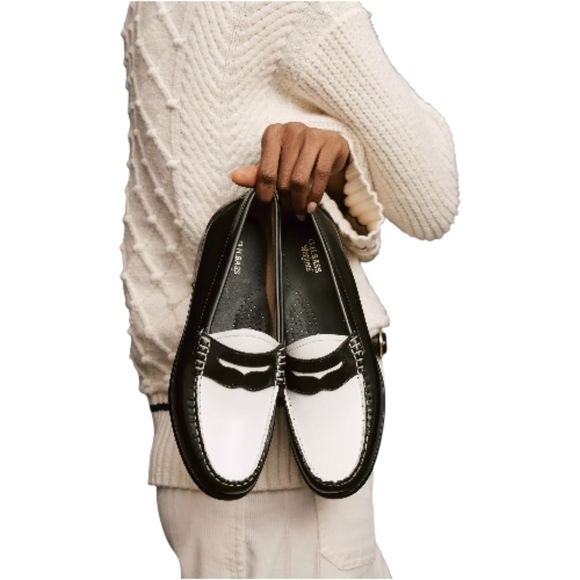 G.H. Bass & Co. Shoes - G.H. Bass Black & White Weejuns Whitney Loafers, 10, Classic, Timeless NWOB